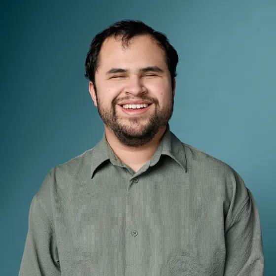 Headshot of Aaron Ramirez